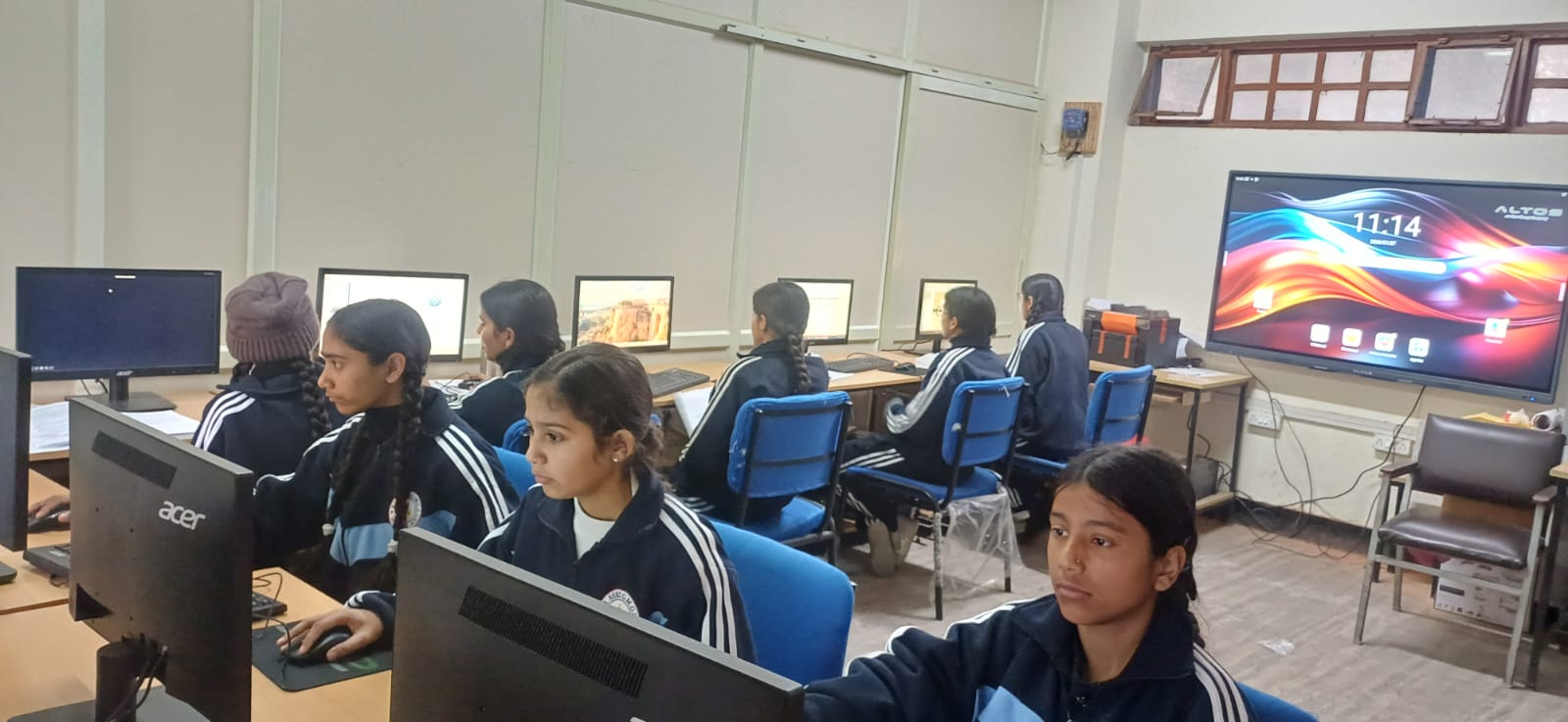 ICT LAB.jfif
